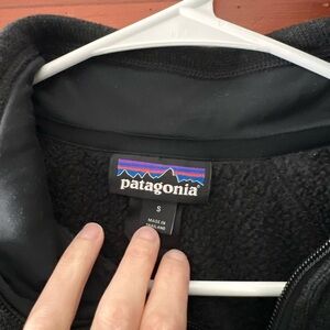 Patagonia woman’s Classic dark gray Fleece